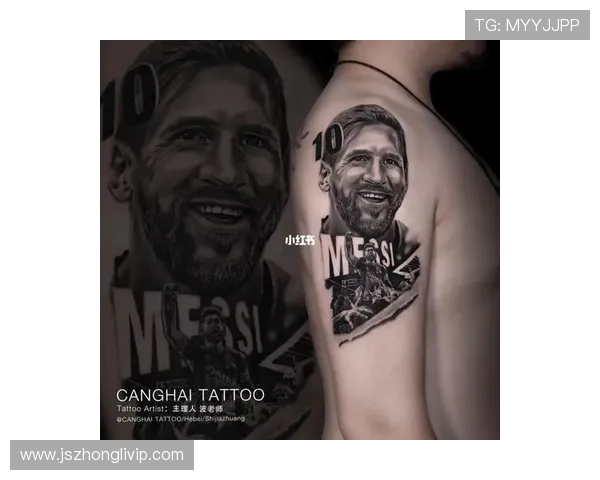 足球明星花臂纹身背后的故事与意义揭秘，展现个性与热爱的完美结合